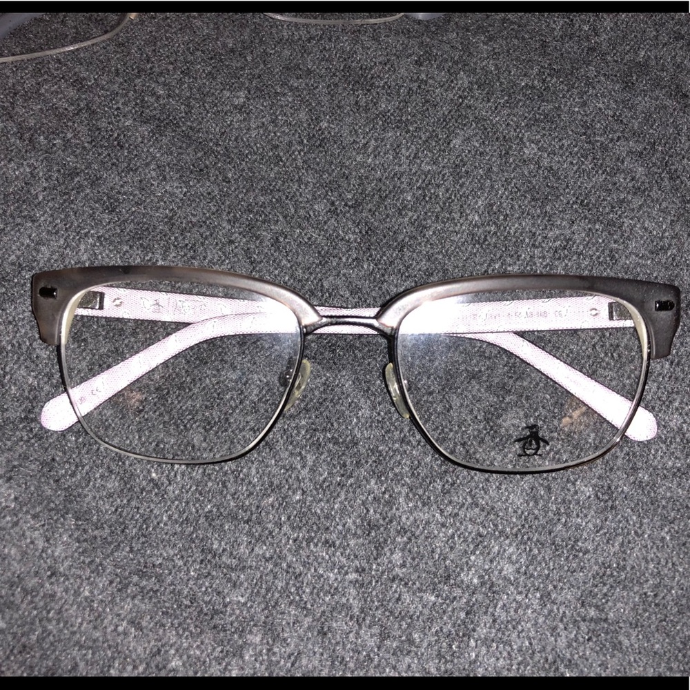 Multiple Designer Eyewear. - Picture 6 of 8